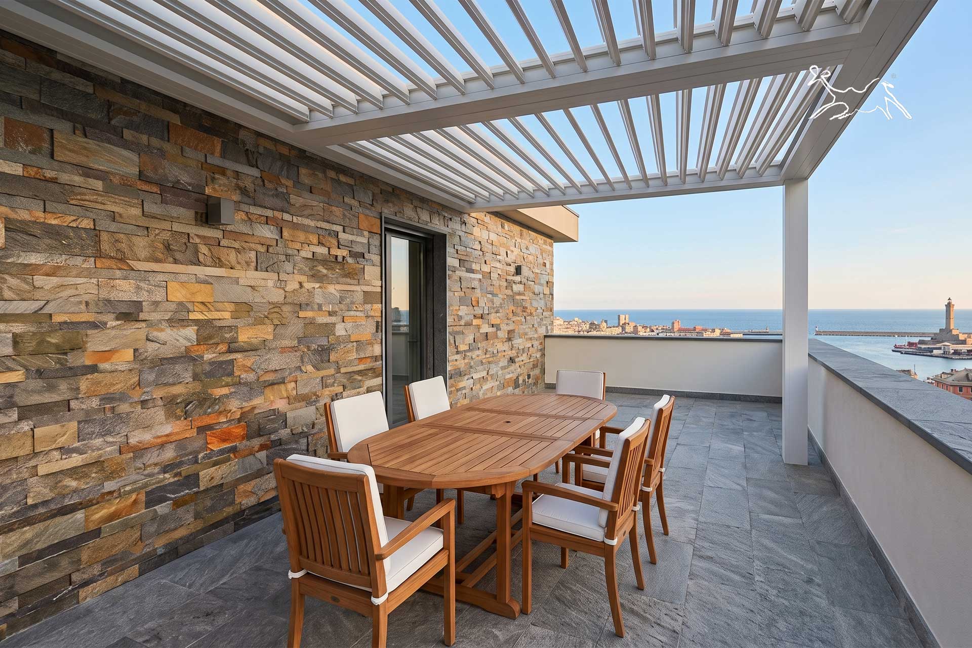 rivestimento in quarzite multicolor Silver e Gold in terrazza esterna a Genova