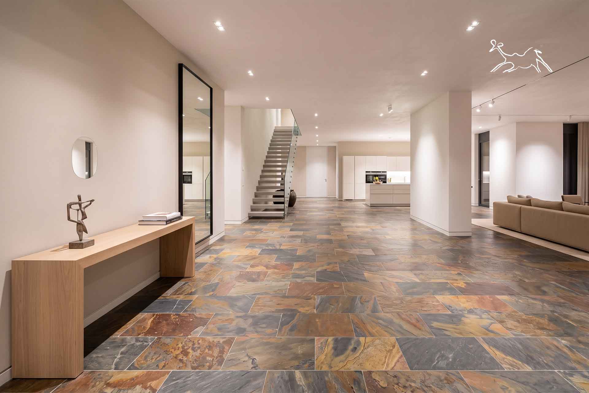 come pavimentare in pietra naturale ardesia a spacco soggiorno moderno