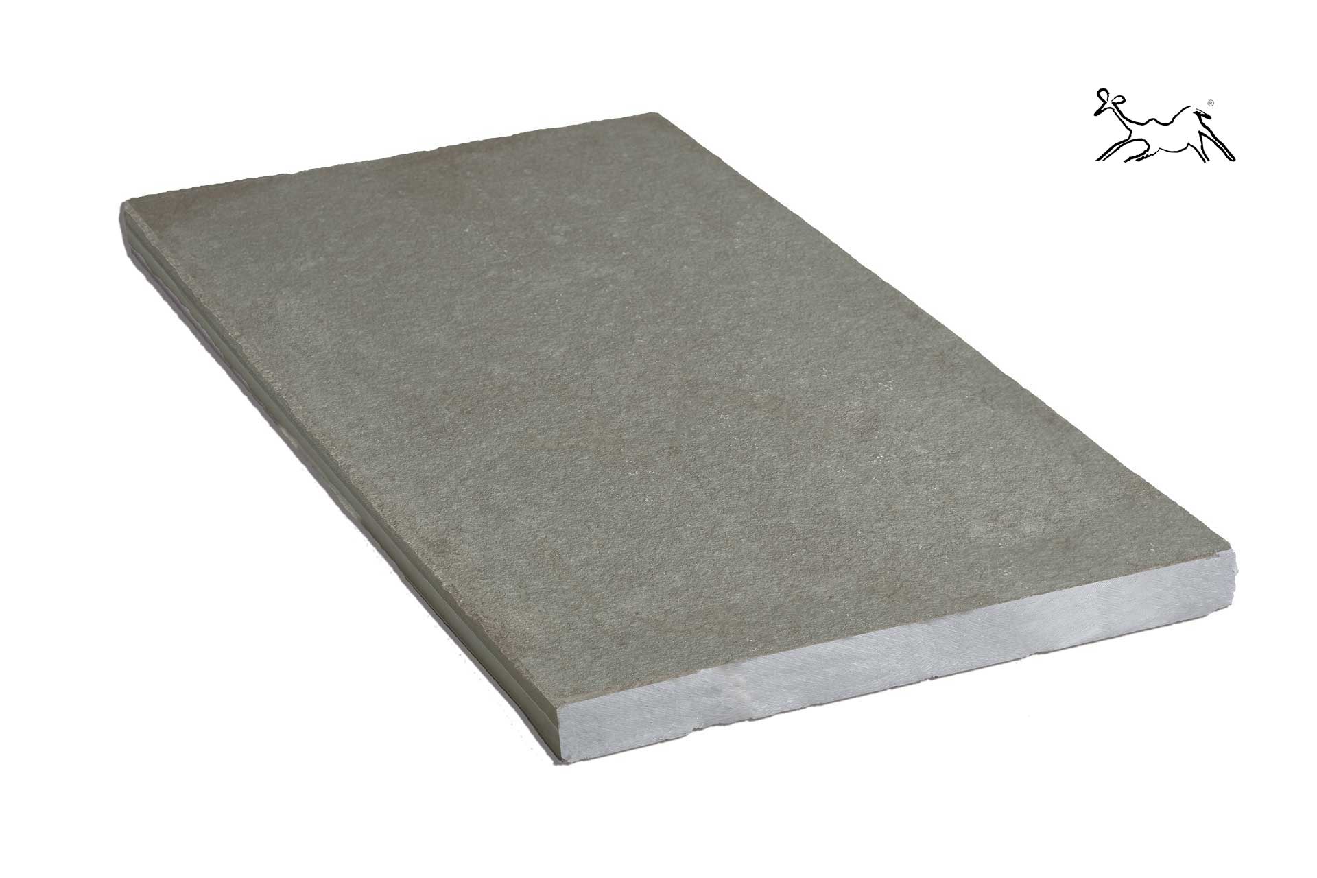 pietra per perimetro piscina colore grigio resistente antiscivolo naturale adatta per posa a Cortemilia