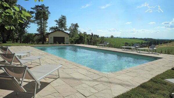 pavimento piscina in quarzite atermica Milk Shake naturale per solarium esterno elegante e resistente