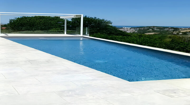pavimento esterno per piscina in pietra Venus elegante