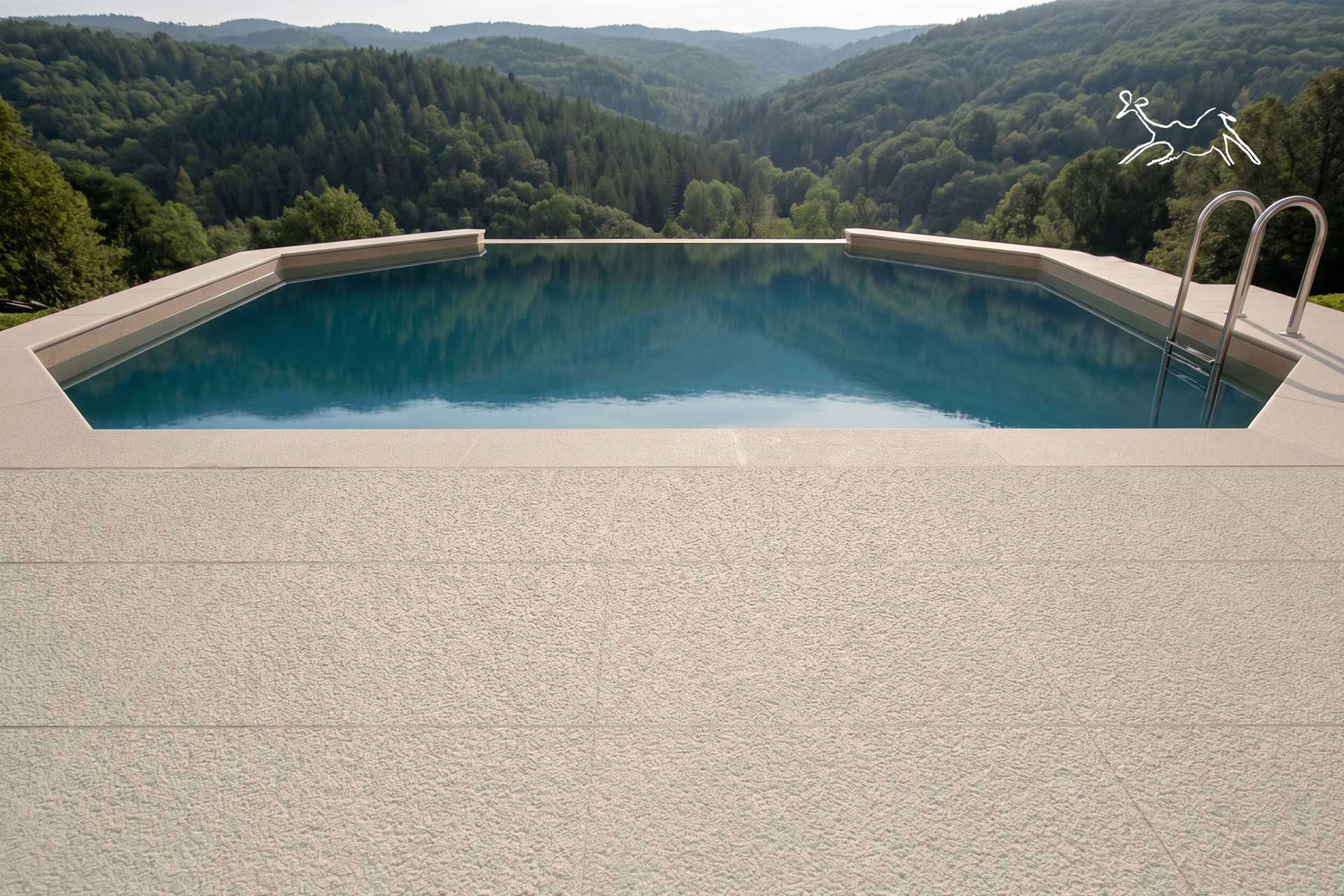 quarzite per pavimentazione intorno alla piscina realizzata da the stone age exclusive per cliente Genova