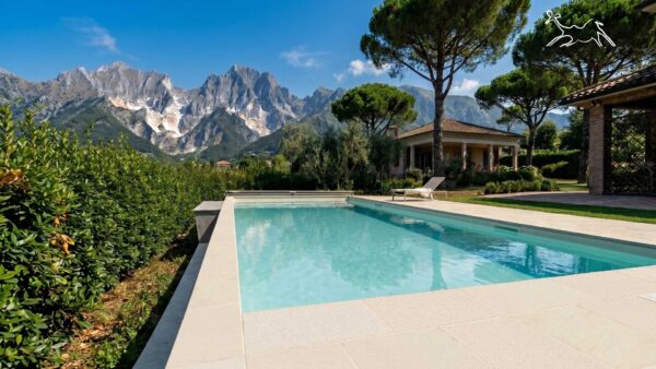 pavimento per piscina in pietra naturale antiscivolo che non brucia
