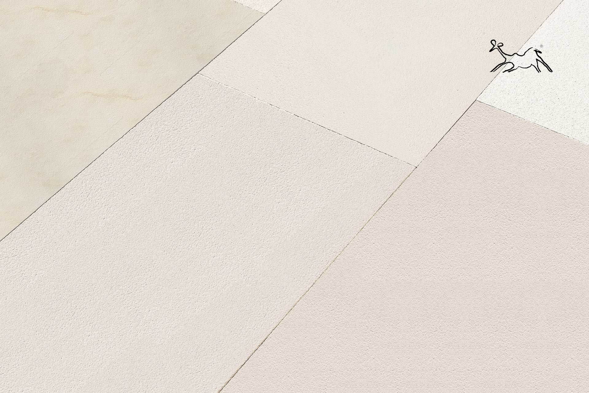 pavimento per piscina in quarzite Cream Soft ingeliva, antimacchia, antiscivolo, da The Stone Age Exclusive