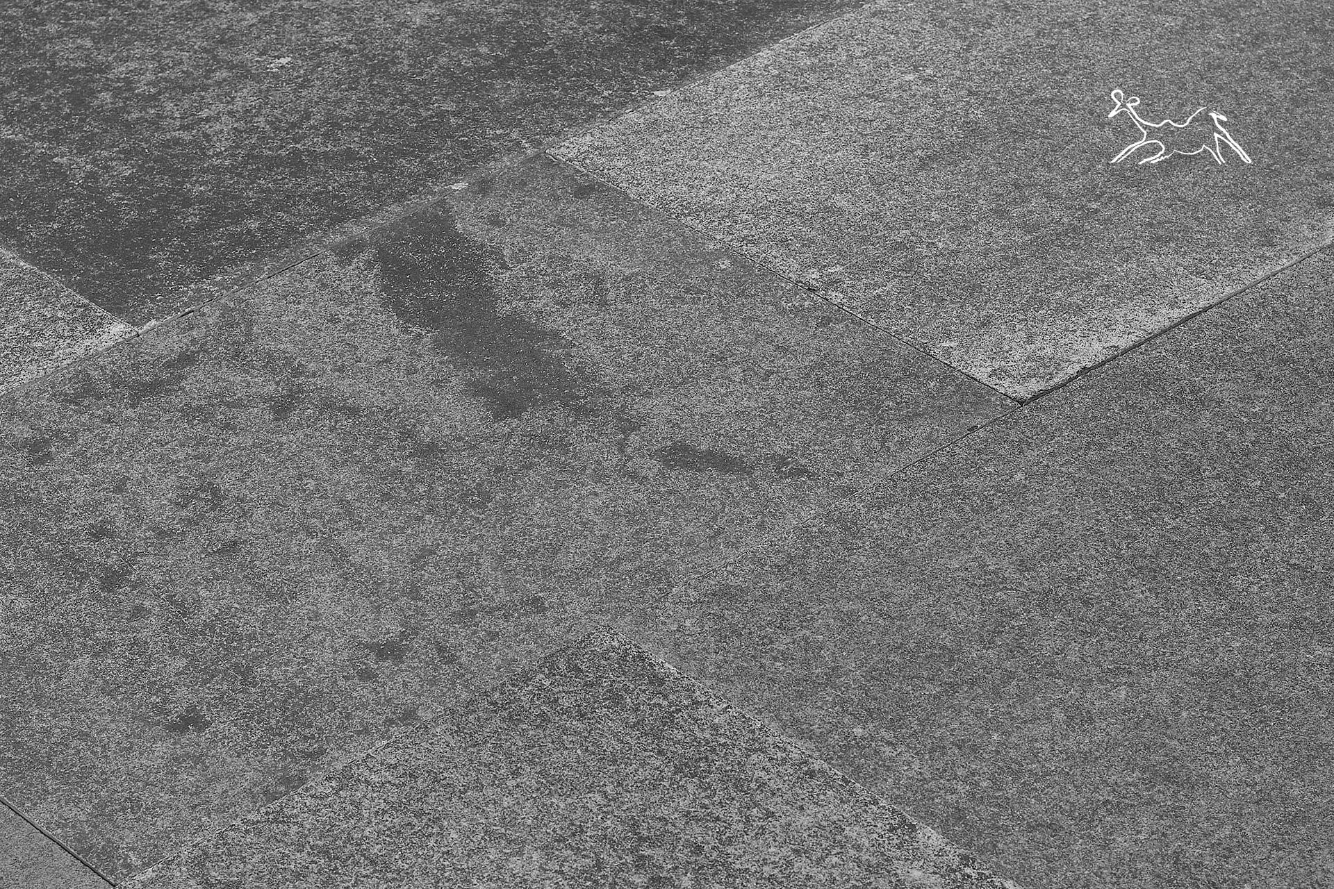 dettaglio pavimento piscina Ossidiana Grey antiscivolo The Stone Age Exclusive Italia