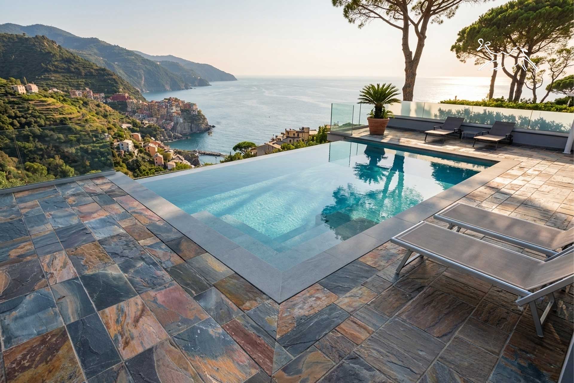 pietra naturale per pavimento piscina in ardesia African Stone installata a Pieve Ligure in provincia di Genova