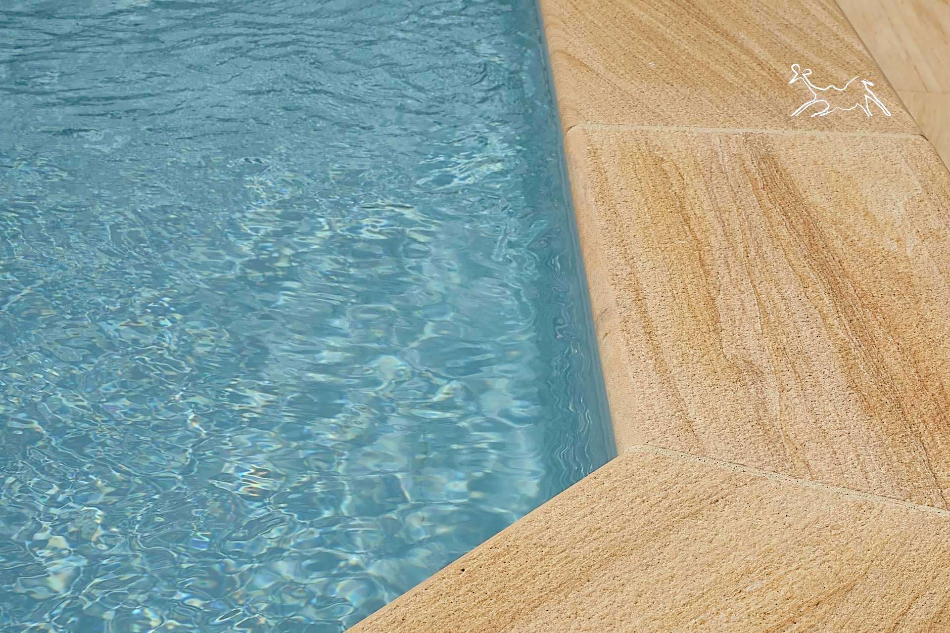 Bordo piscina moderno in pietra naturale Wooden The Stone Age Exclusive piscina design contemporaneo Novi Ligure Alessandria pavimentazione esterna coordinata resistente agenti atmosferici