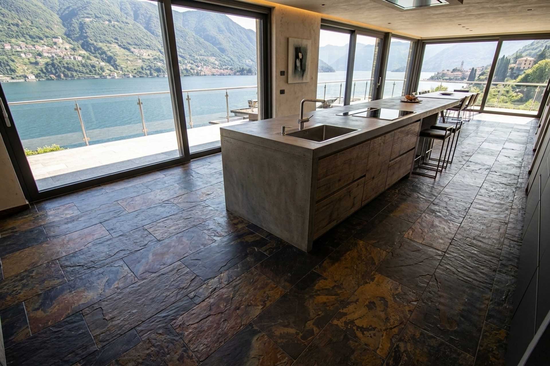 Pavimento interno in ardesia Magma in cucina